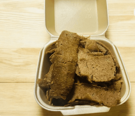Small portion of kebab meat